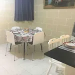 Bright And Airy Flat In Marsalforn, Gozo 아파트 마살폰