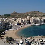 Bright And Airy Flat In Marsalforn, Gozo 아파트 *