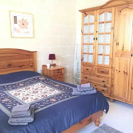 아파트 Bright And Airy Flat In Marsalforn, Gozo *