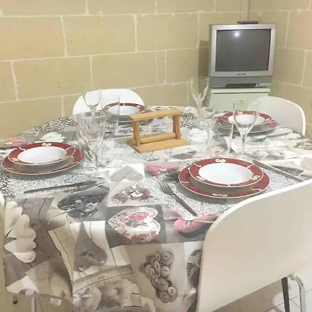 Bright And Airy Flat In Marsalforn, Gozo * Марсалфорн