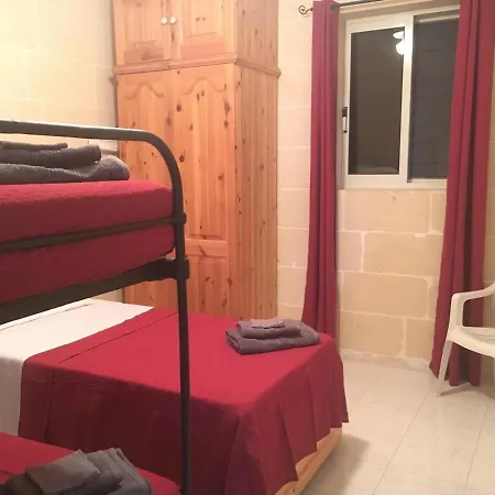 Bright And Airy Flat In Marsalforn, Gozo Appartement *