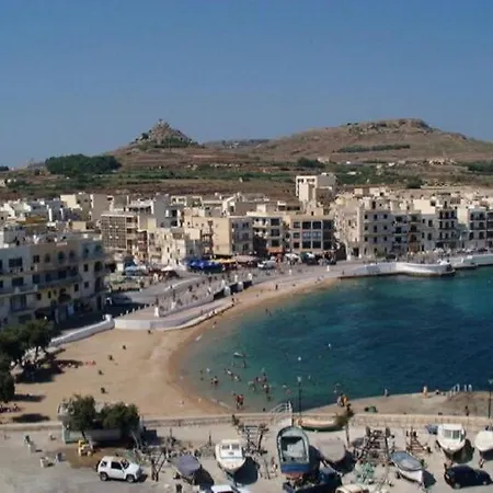 Bright And Airy Flat In Marsalforn, Gozo Апартаменты *
