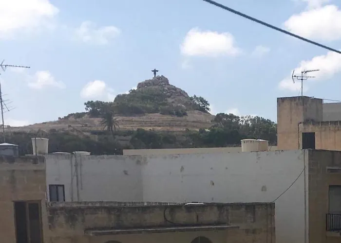 Bright And Airy Flat In Marsalforn, Gozo Daire