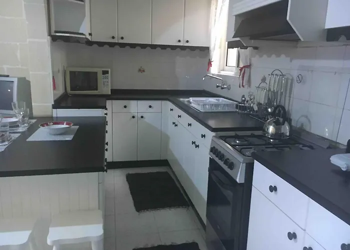 Daire Bright And Airy Flat In Marsalforn, Gozo