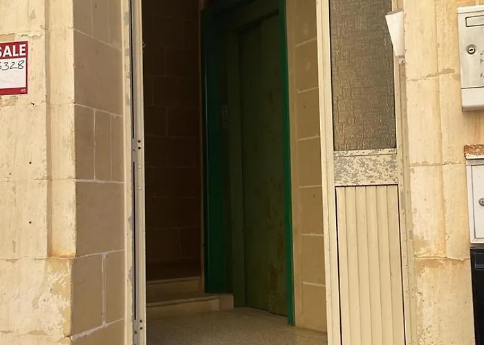 Bright And Airy Flat In Marsalforn, Gozo Daire